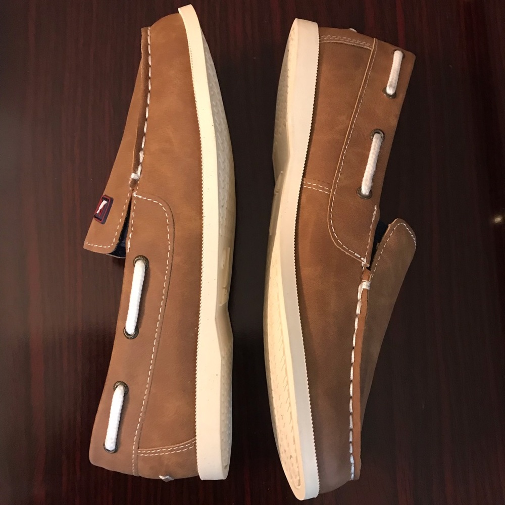Woman’s Classic Nautica Tan White Rope Slip Ons! - Picture 10 of 15